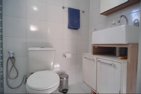 Casa à venda com 140m², 3 quartos e 2 vagasBanheiro da Suíte