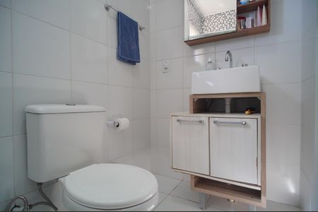 Casa à venda com 140m², 3 quartos e 2 vagasBanheiro da Suíte