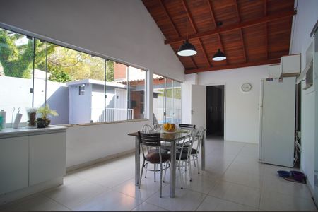 Casa à venda com 140m², 3 quartos e 2 vagasCozinha