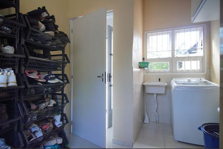 Casa à venda com 140m², 3 quartos e 2 vagasÁrea de Serviço