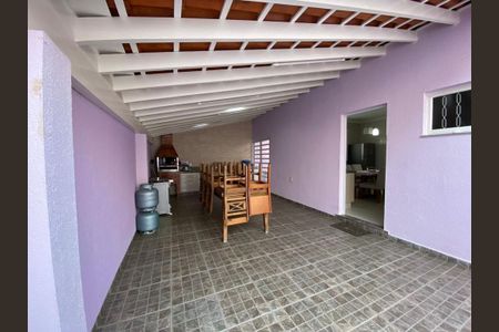 Casa à venda com 138m², 2 quartos e 5 vagasVaranda