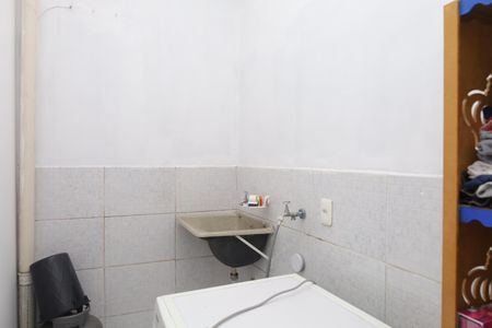 Casa de condomínio à venda com 72m², 2 quartos e 1 vagaÁrea de Serviço