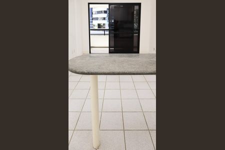 Sala de apartamento para alugar com 1 quarto, 57m² em Caminho das Árvores, Salvador
