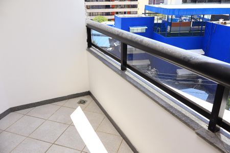 Sacada Sala de apartamento para alugar com 1 quarto, 57m² em Caminho das Árvores, Salvador