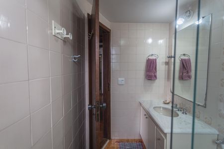 Apartamento à venda com 95m², 3 quartos e 2 vagas Apartamento à venda com 95m², 3 quartos e 2 vagasBanheiro da Suíte