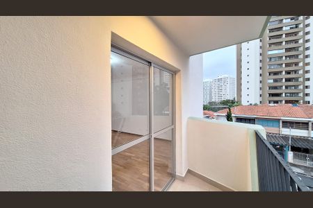 Apartamento à venda com 82m², 2 quartos e 1 vaga Apartamento à venda com 82m², 2 quartos e 1 vagaVaranda