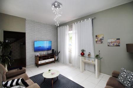 Sala de apartamento para alugar com 3 quartos, 100m² em Olaria, Rio de Janeiro
