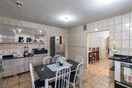 Casa à venda com 200m², 7 quartos e 5 vagasCozinha