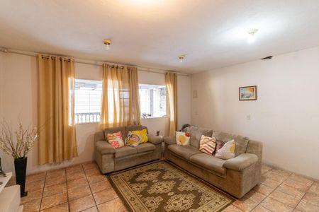 Casa à venda com 200m², 7 quartos e 5 vagasSala