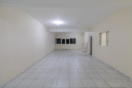 Casa à venda com 200m², 7 quartos e 5 vagasSalão