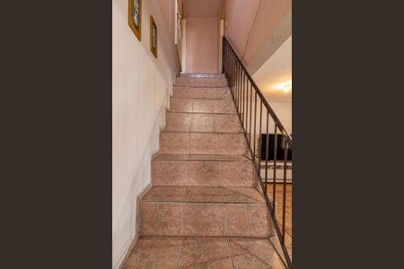 Casa à venda com 200m², 7 quartos e 5 vagasEscada