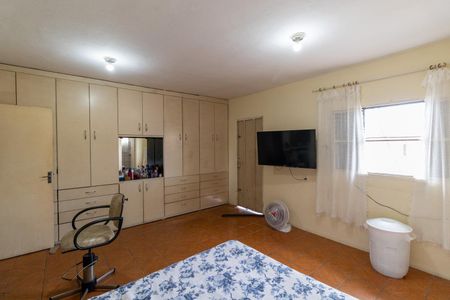 Casa à venda com 200m², 7 quartos e 5 vagasSuíte 1