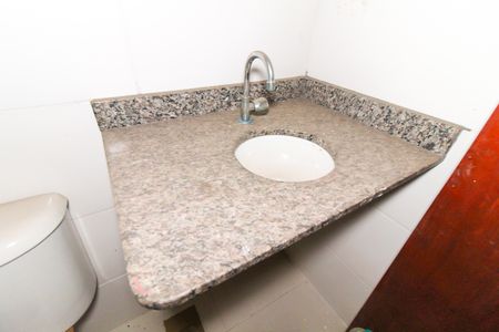 Casa de condomínio à venda com 250m², 2 quartos e 1 vaga Casa de condomínio à venda com 250m², 2 quartos e 1 vagaBanheiro da Suíte 1