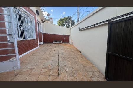 Casa à venda com 204m², 3 quartos e 2 vagas Casa à venda com 204m², 3 quartos e 2 vagasÁrea Externa