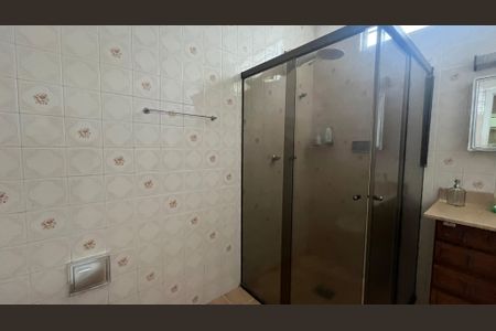 Casa à venda com 204m², 3 quartos e 2 vagas Casa à venda com 204m², 3 quartos e 2 vagasBanheiro