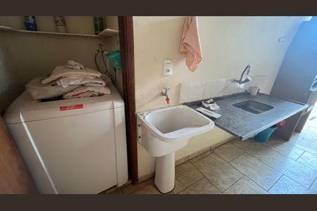 Casa à venda com 204m², 3 quartos e 2 vagas Casa à venda com 204m², 3 quartos e 2 vagasÁrea de Serviço