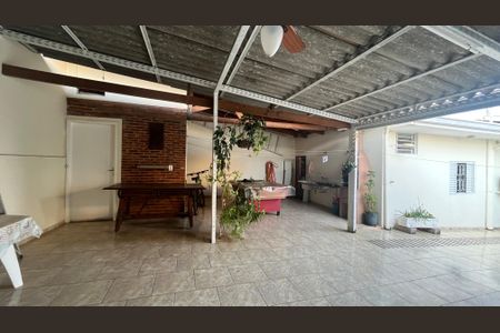 Casa à venda com 204m², 3 quartos e 2 vagas Casa à venda com 204m², 3 quartos e 2 vagasÁrea Externa