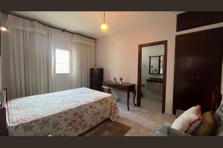Casa à venda com 204m², 3 quartos e 2 vagas Casa à venda com 204m², 3 quartos e 2 vagasSuíte