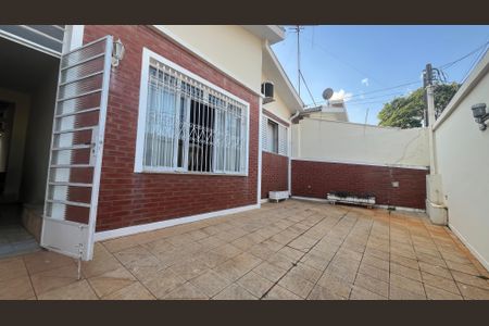 Casa à venda com 204m², 3 quartos e 2 vagas Casa à venda com 204m², 3 quartos e 2 vagasFachada Interna