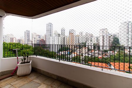 Varanda de apartamento à venda com 4 quartos, 267m² em Pacaembu, São Paulo