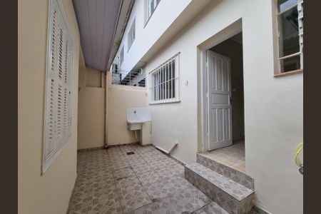 Casa para alugar com 100m², 2 quartos e 1 vagaQuintal