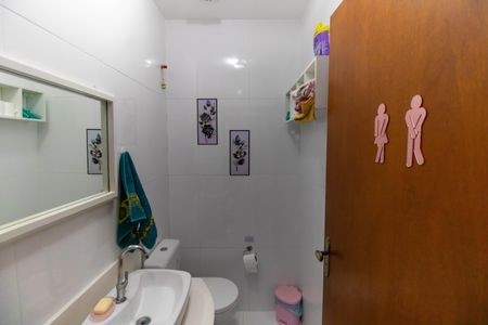 Casa à venda com 258m², 4 quartos e sem vagaLavabo