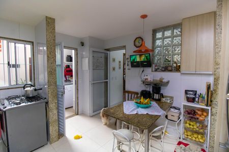 Casa à venda com 258m², 4 quartos e sem vagaCozinha