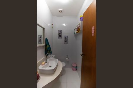 Casa à venda com 258m², 4 quartos e sem vagaLavabo