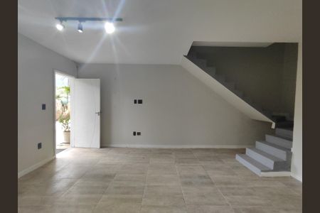 Sala de casa para alugar com 2 quartos, 70m² em Vargem Grande, Rio de Janeiro
