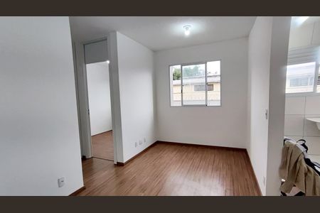 Sala de apartamento para alugar com 2 quartos, 35m² em Taquara, Rio de Janeiro