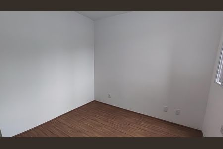 Quarto 1 de apartamento para alugar com 2 quartos, 35m² em Taquara, Rio de Janeiro