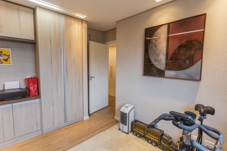 Apartamento à venda com 144m², 4 quartos e 3 vagasQuarto 2