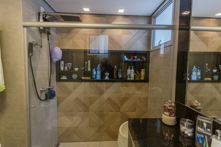 Apartamento à venda com 144m², 4 quartos e 3 vagasBanheiro da Suíte 1