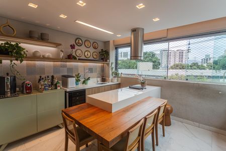 Apartamento à venda com 144m², 4 quartos e 3 vagasVaranda