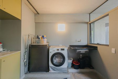 Casa à venda com 380m², 3 quartos e 2 vagasÁrea de Serviço