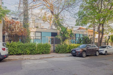 Casa à venda com 380m², 3 quartos e 2 vagasFachada