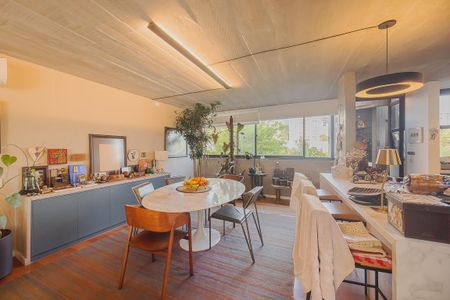 Casa à venda com 380m², 3 quartos e 2 vagasSala