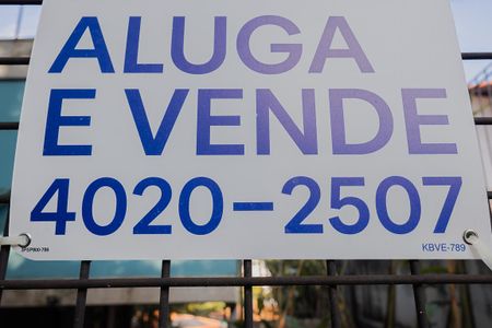 Casa à venda com 380m², 3 quartos e 2 vagasPlaquinha