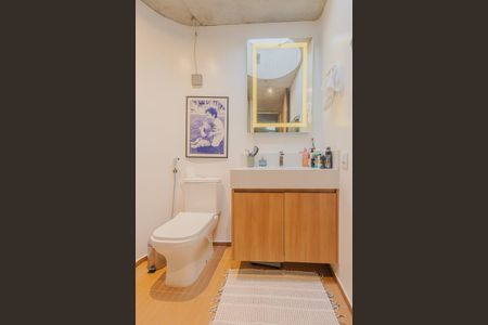 Casa à venda com 380m², 3 quartos e 2 vagasBanheiro Social