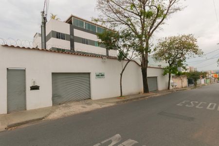 Apartamento à venda com 100m², 2 quartos e 1 vaga Apartamento à venda com 100m², 2 quartos e 1 vagaFachada
