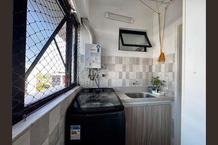 Apartamento à venda com 108m², 3 quartos e 2 vagas Apartamento à venda com 108m², 3 quartos e 2 vagasCozinha e Área de Serviço