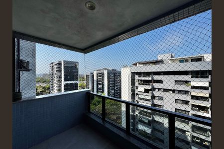 Apartamento à venda com 108m², 3 quartos e 2 vagas Apartamento à venda com 108m², 3 quartos e 2 vagasVaranda