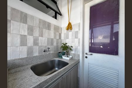 Apartamento à venda com 108m², 3 quartos e 2 vagas Apartamento à venda com 108m², 3 quartos e 2 vagasCozinha e Área de Serviço