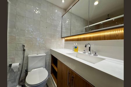 Apartamento à venda com 108m², 3 quartos e 2 vagas Apartamento à venda com 108m², 3 quartos e 2 vagasBanheiro Social