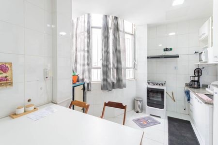 Apartamento à venda com 130m², 2 quartos e sem vagaCozinha