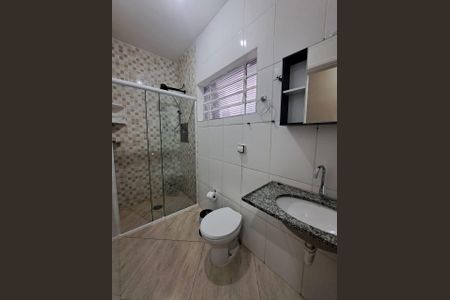 Banheiro de casa para alugar com 2 quartos, 100m² em Santo Antônio, Osasco