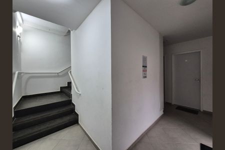 Apartamento à venda com 50m², 2 quartos e 1 vagaEscada