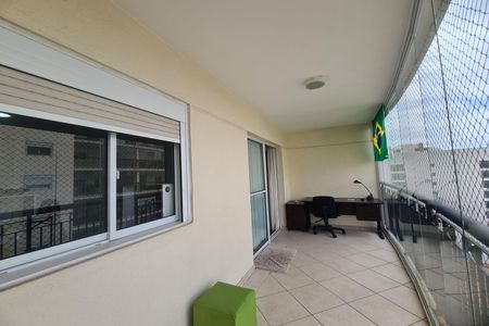 Apartamento à venda com 97m², 3 quartos e 2 vagasVaranda da Sala