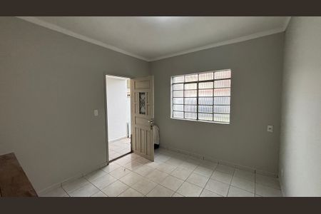 Casa à venda com 86m², 2 quartos e 2 vagas Casa à venda com 86m², 2 quartos e 2 vagasSala