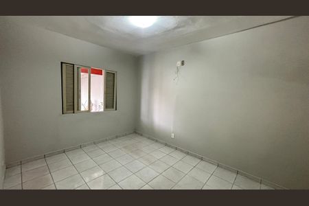 Sala de casa à venda com 2 quartos, 86m² em Vila Scarpelli, Santo André